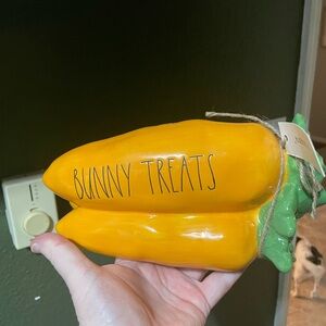Ceramic Bunny Treats Decorative Carrots
